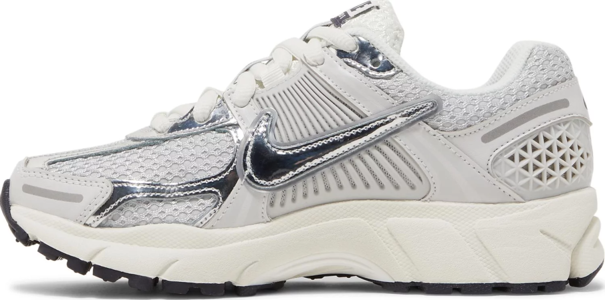 NikeZoomVomero5PhotonDustMetallicSilver_Women_s_1_989af364-298a-4f88-9cc1-56b165164129