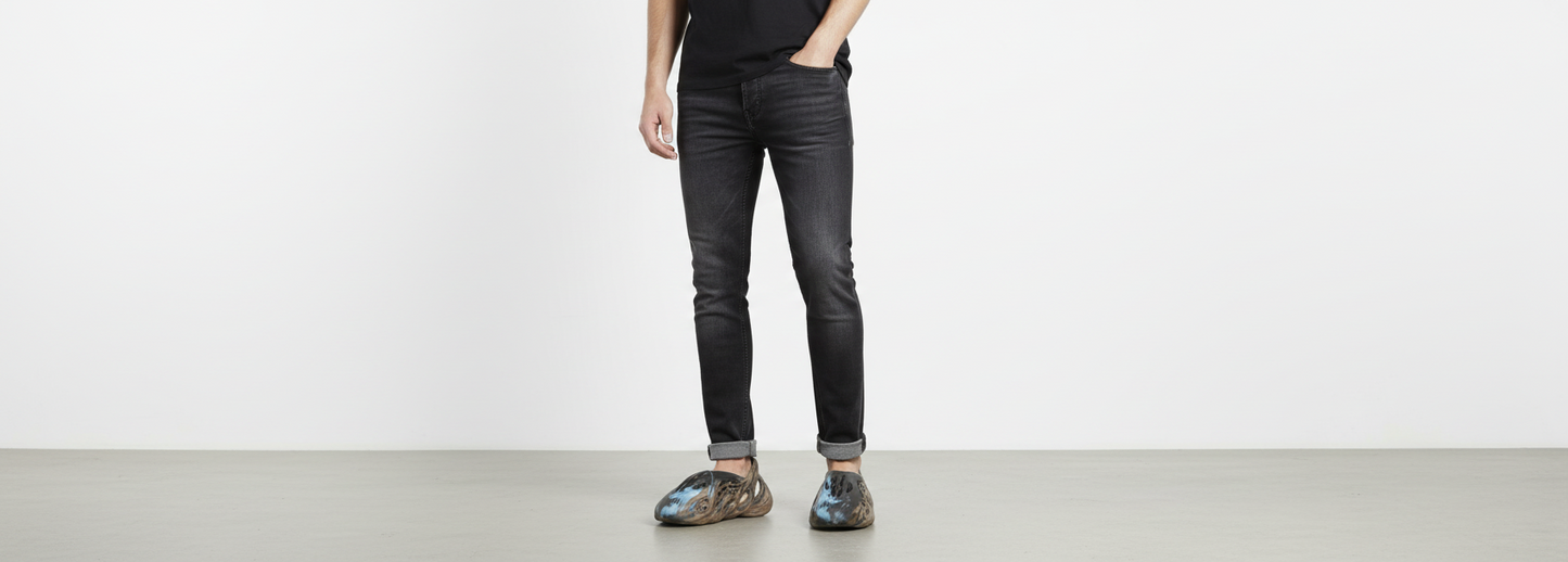 Yeezy Foam RNR MX Cinder